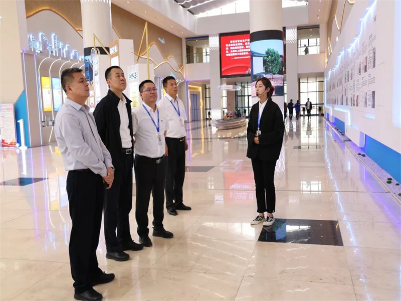 中國(guó)企業(yè)聯(lián)合會(huì)、中國(guó)企業(yè)家協(xié)會(huì)企業(yè)文化工作委員會(huì)秘書長(zhǎng)王建軍到中能公司調(diào)研指導(dǎo)工作（2）.jpg