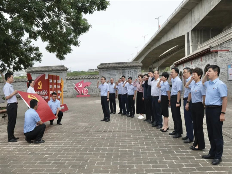陜煤集團(tuán)審計(jì)部黨支部與公司機(jī)關(guān)經(jīng)營(yíng)黨支部開展聯(lián)合主題黨日活動(dòng)（3）.jpg